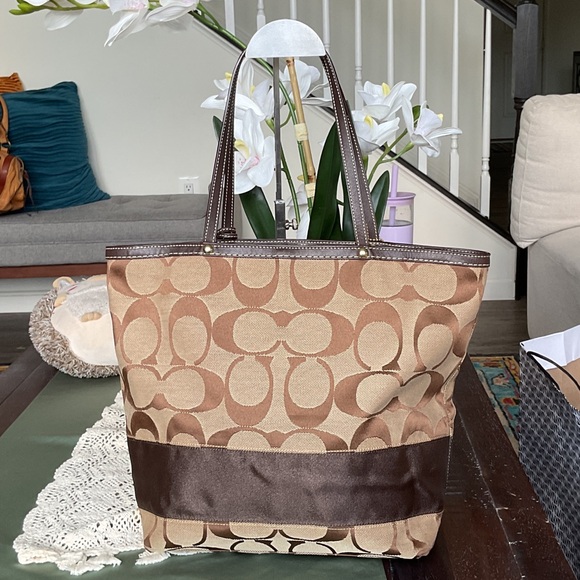 Coach Brown Signature Tote Bag - Picture 3 of 16